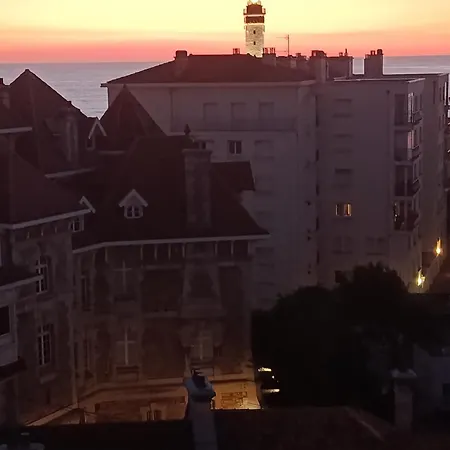 3p With Pool & Sea View Apartmán *