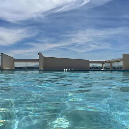 3p With Pool & Sea View *