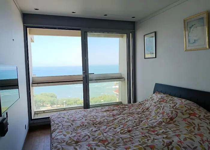 3p With Pool & Sea View *