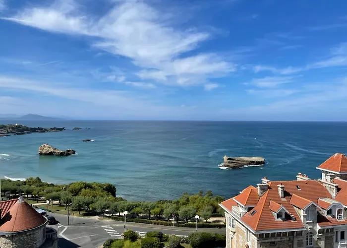 3p With Pool & Sea View * بياريتز